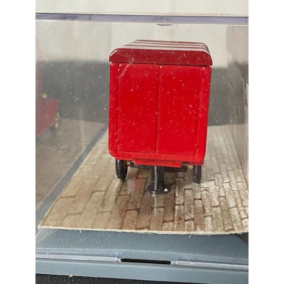 Lledo Collectors Guild DG052028 1935 Morris Parcels Van - Radio Times Christmas - Picture 6 of 16